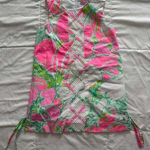 Lilly Pulitzer girls pink green and white shift dress size 5